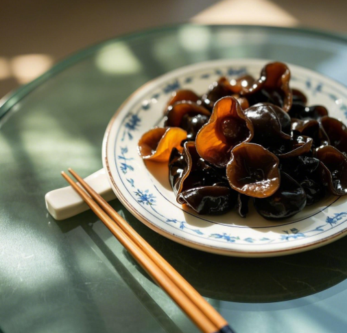 木耳久泡真的會產(chǎn)生劇毒嗎？食品安全檢測儀的原理與應(yīng)用